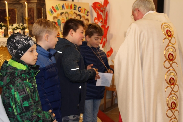 Kreuzübergabe EK Kinder_14